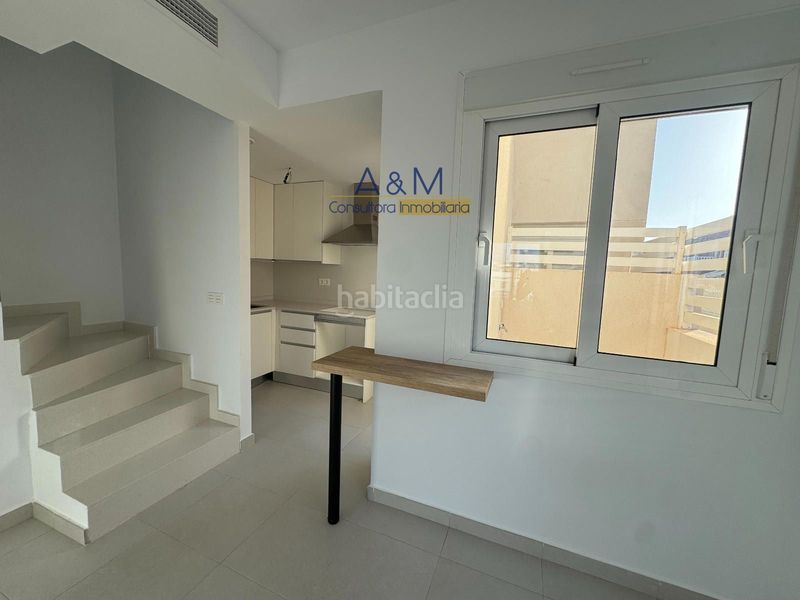 Foto 749563e1-de50-494b-813d-d5e96474498d. Casa adossada amb aparcament piscina a Monte y Mar Santa Pola