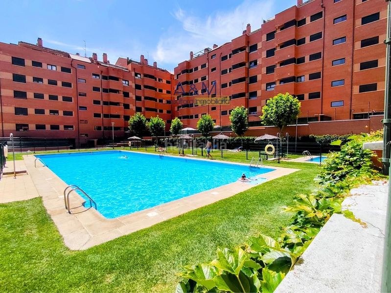 Foto a31e7048-dccd-467f-aab3-227dd24d1ff9. Pis amb calefacció aparcament piscina a Centro Valladolid