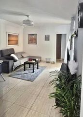 Pis  Calle espa�a. Se vende gran piso en tabaiba piscina