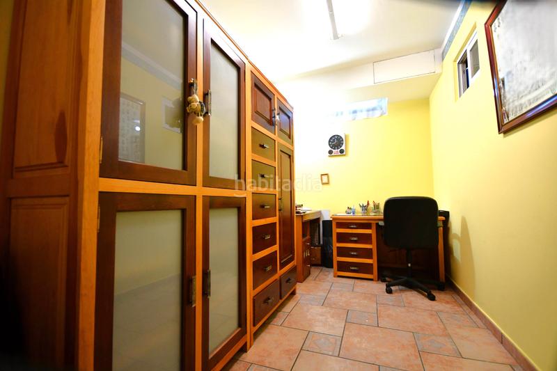 Foto b2caf430-d3d5-4cfa-af92-e977f2df31ab. Casa bifamiliare con riscaldamento parcheggio piscina in Logroño