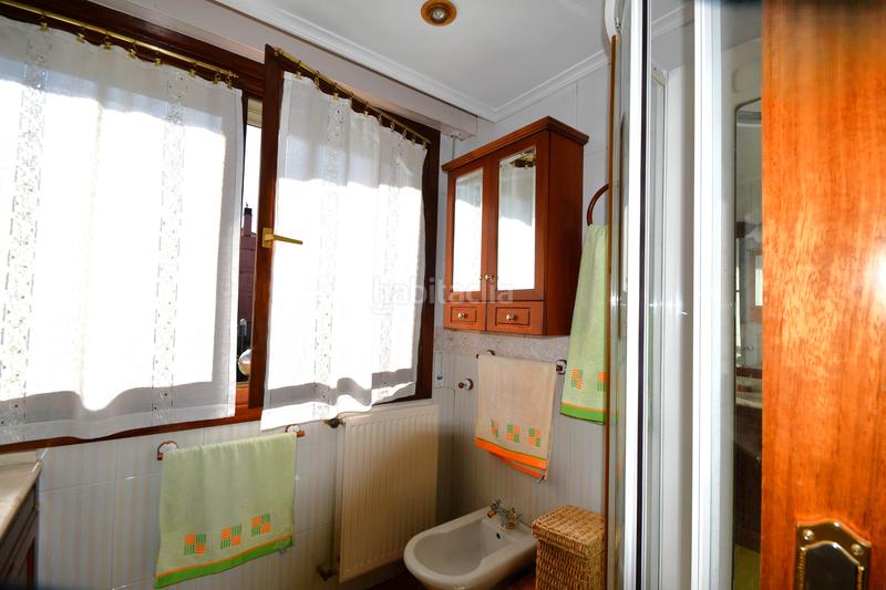 Foto 36d22eb2-a371-4cc0-b7cf-2d91de9c3d26. Casa pareada en Avenida Madrid Logroño