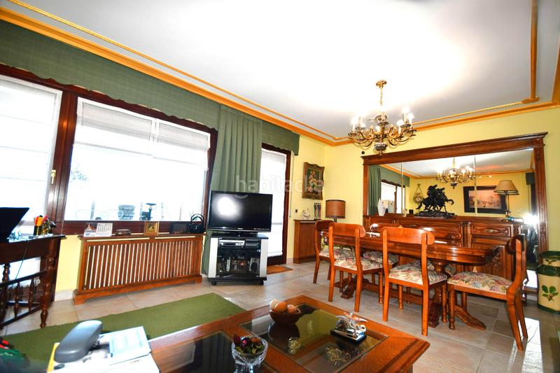 Foto 70c153db-f871-43fa-beae-7589cdd463ef. Casa pareada en Avenida Madrid Logroño