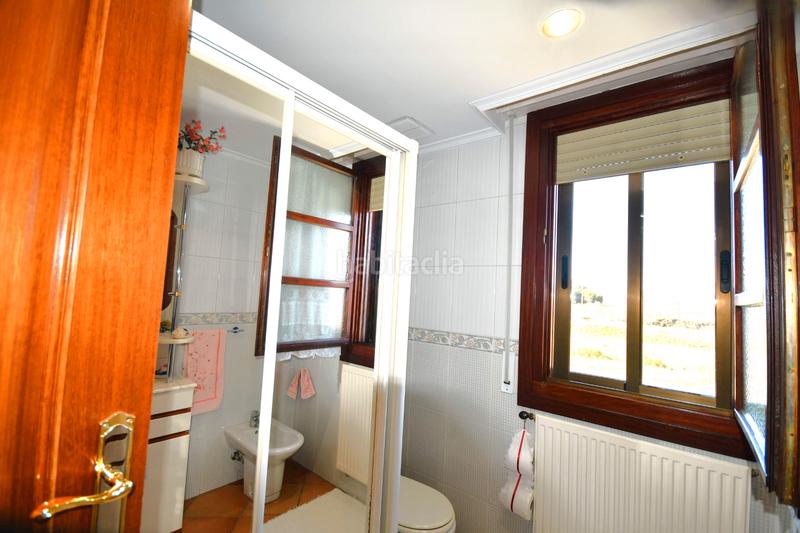 Foto a9003b0b-e374-4ba0-bb75-b96c56d98a5b. Casa pareada en Avenida Madrid Logroño