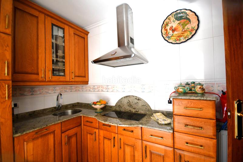 Foto a93375e4-d6fb-405a-bb2e-77aa3d8202a0. Casa pareada en Avenida Madrid Logroño