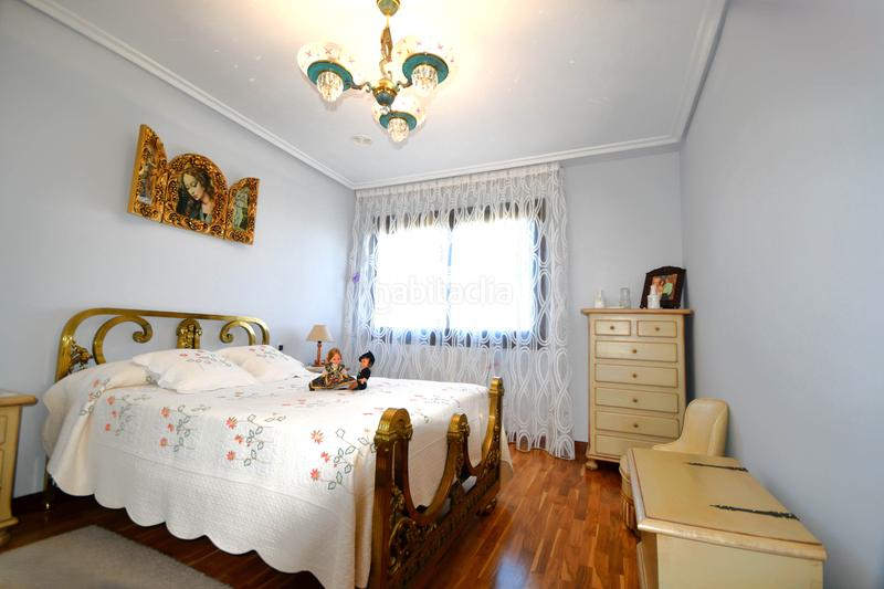 Foto d453ddb0-f0a8-42ea-b502-5f8bce66fa33. Casa pareada en Avenida Madrid Logroño