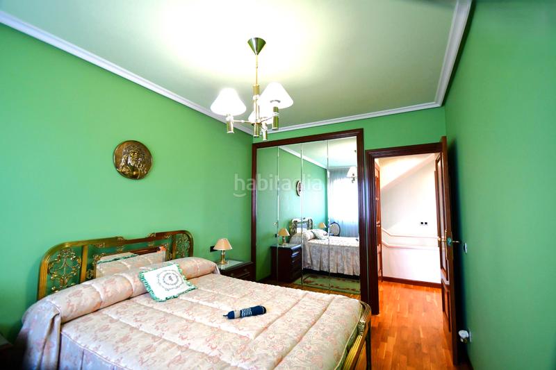 Foto d70709d0-2faf-4dc0-b3c9-e988f40b0e55. Casa pareada en Avenida Madrid Logroño
