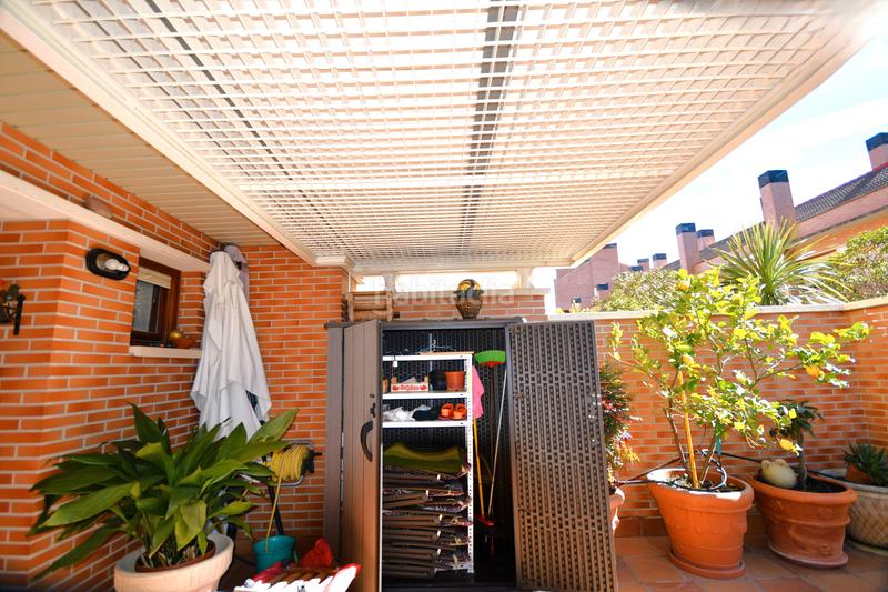 Foto dd92a6ce-ca21-4acf-b89e-1aed04fcca00. Casa pareada en Avenida Madrid Logroño