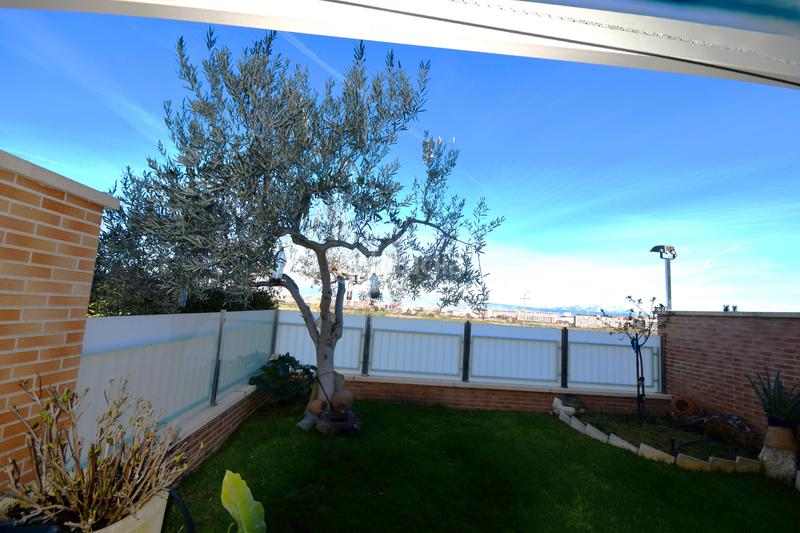 Foto 2155fbc8-b9f5-466e-8e58-5a872b9600c2. Towny house with heating parking pool in Avenida Madrid Logroño