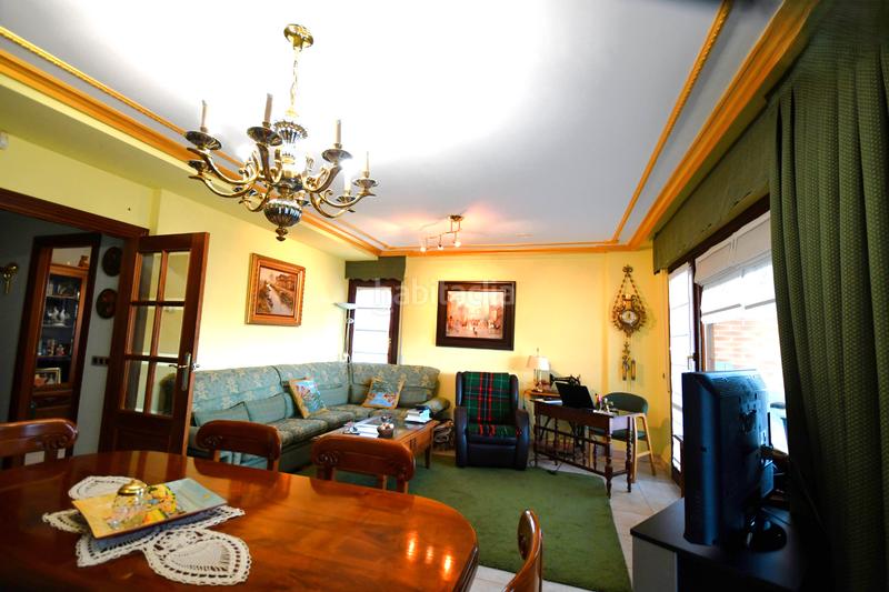 Foto 6ecb3c48-2c72-4f1c-b585-022701077a0f. Towny house with heating parking pool in Avenida Madrid Logroño