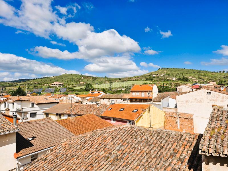 Foto 4fb7e787-d097-45a8-b6d9-c65de6612232. Edifici a Corera