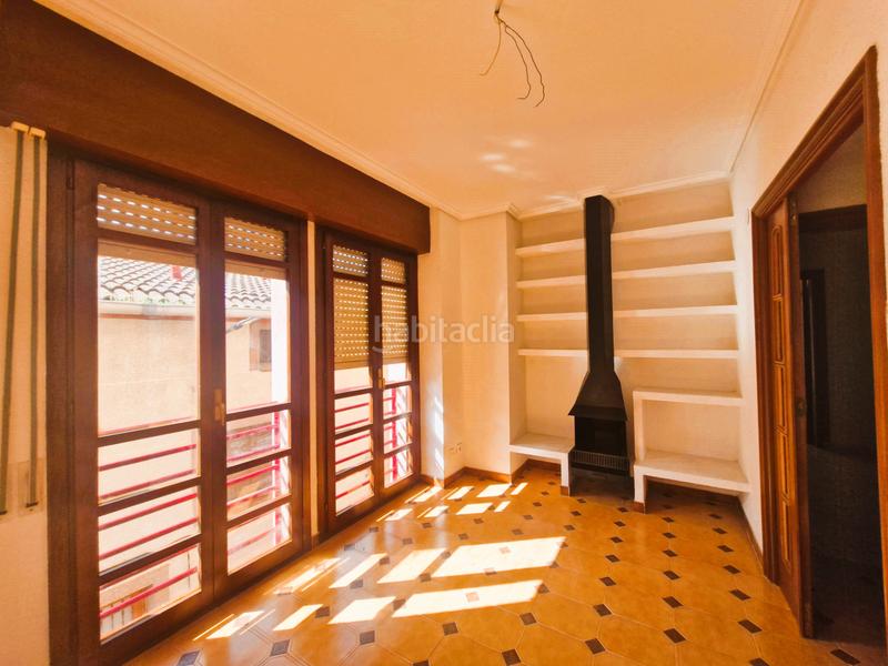 Foto e3ec35c1-6954-4545-9502-ce71693cc64b. Edifici a Corera