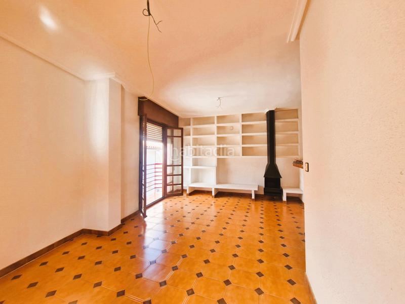 Foto eb260b44-8ef0-496d-9f87-5d20bec3b4a9. Edifici a Corera