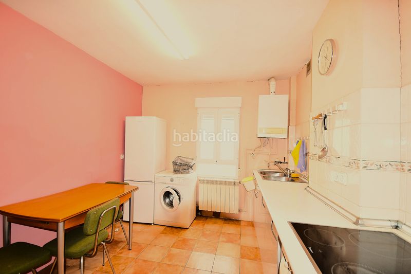 Foto cf98fc38-00eb-4dee-96e3-568237556fa7. Flat with heating in Gran Via Logroño