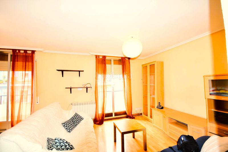 Foto f8671da3-0a8b-4014-b7fa-489fbf7fe754. Flat with heating in Gran Via Logroño