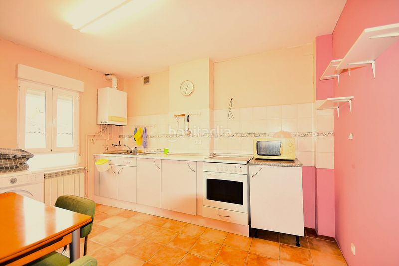 Foto fd1b0033-71b8-4759-b0d4-f1d1168eb8dd. Flat with heating in Gran Via Logroño