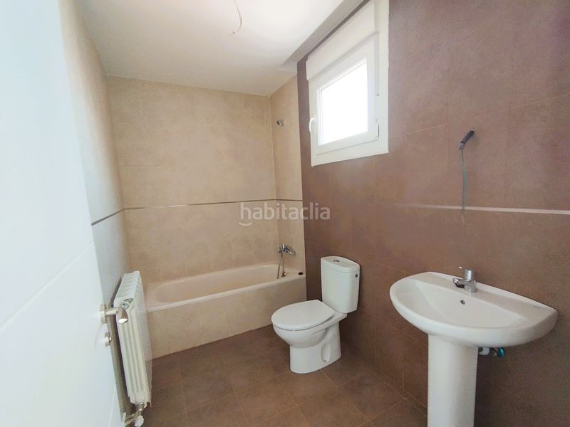 Foto da51a03a-a272-4612-a442-f9a498d60ff2. Àtic amb calefacció a Lardero