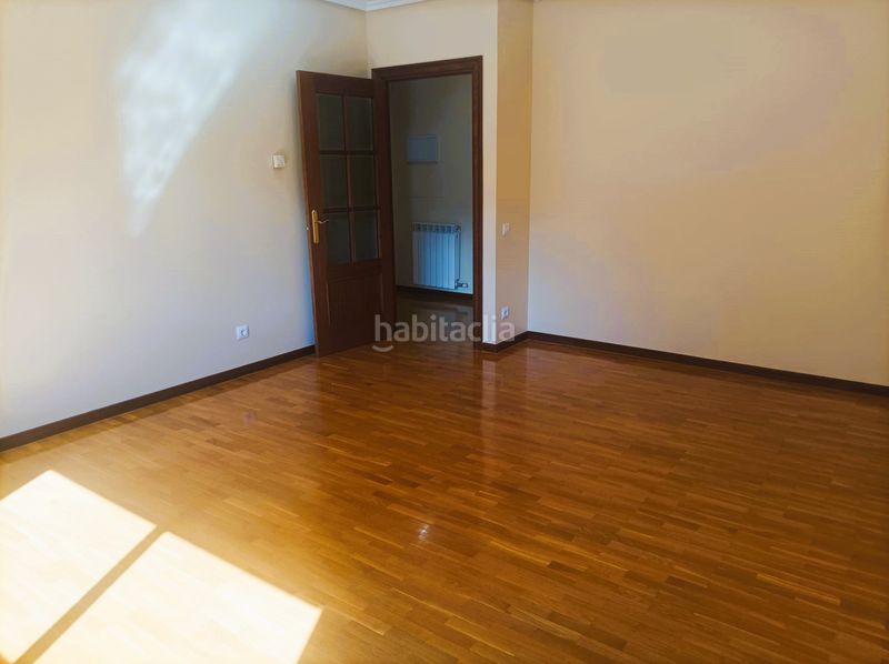 Foto 06bff525-e5b5-4e52-b6ce-4e7983fe04de. Piso en Lardero
