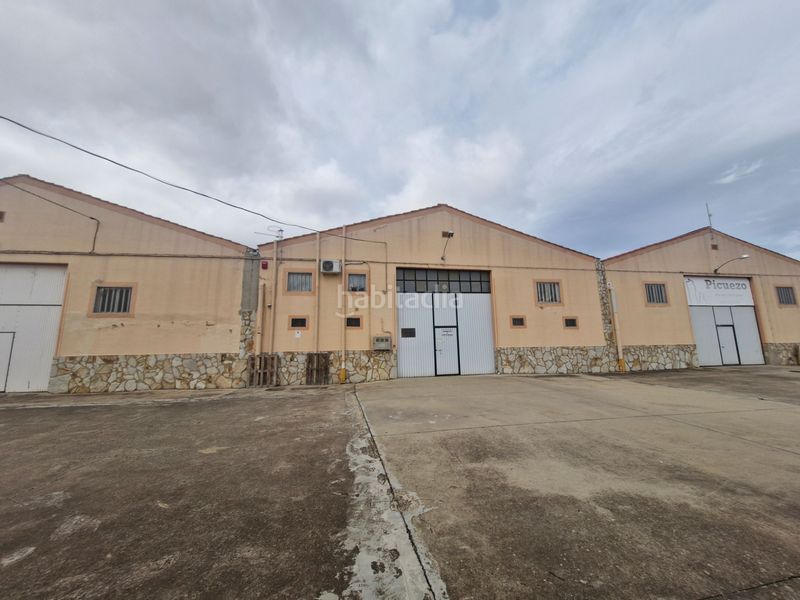 Foto b779e6ff-ae24-432e-aeb8-6e79b7ed94ab. Nau industrial a Quel