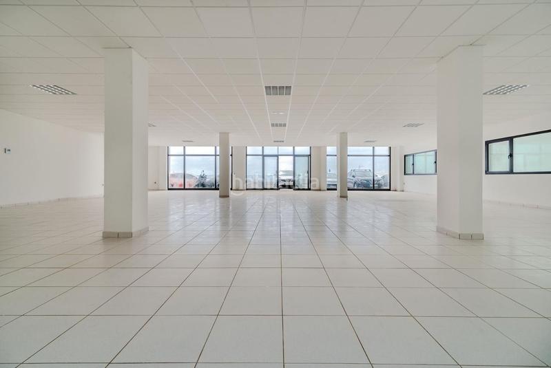 Foto f47ef80f-8c06-43c1-b4a0-d0b9e02f8cca. Local comercial en Isleta Palmas de Gran Canaria (Las)