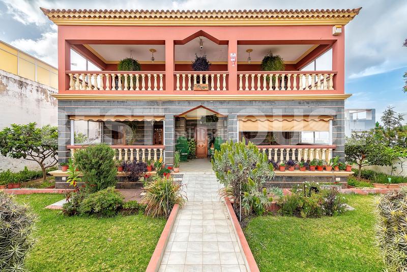 Foto 2d1098d9-a67d-40ee-aac9-2b3a76a32f50. Chalet mit parking in Tafira Palmas de Gran Canaria (Las)