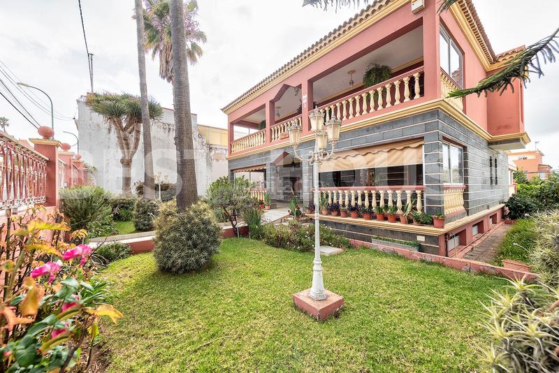 Foto 69419994-25b2-44f7-b2ae-f2b589c918c4. Chalet avec parking dans Tafira Palmas de Gran Canaria (Las)