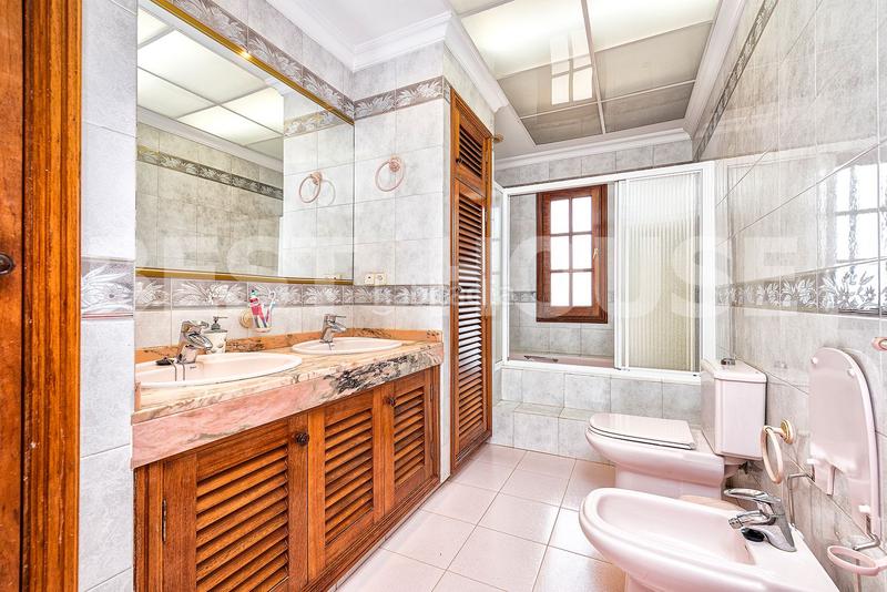 Foto 00f4da48-2777-482b-b94d-ac70ffbfdbd4. Chalet con parcheggio in Tafira Palmas de Gran Canaria (Las)