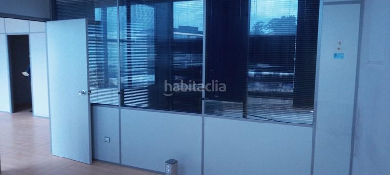 Foto 6697fda5-8cc8-41d7-bb33-185a4da7eae0. Location bureau avec parking dans Someso - Matogrande Coruña (A)