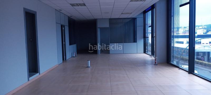 Foto aa4f5fd0-374c-43ec-b023-c08205dee085. Location bureau avec parking dans Someso - Matogrande Coruña (A)