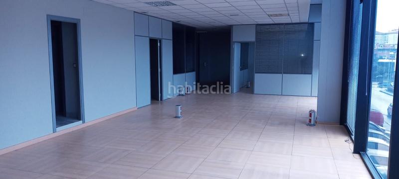 Foto 02c8e857-08c2-4dc6-a112-e6dde631111d. Miete büro mit parking in Someso - Matogrande Coruña (A)