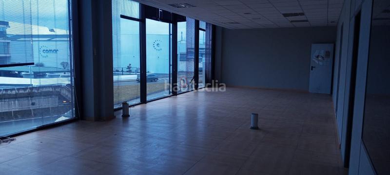 Foto 05f7c303-784c-4302-b951-1b1e80750dc5. Miete büro mit parking in Someso - Matogrande Coruña (A)