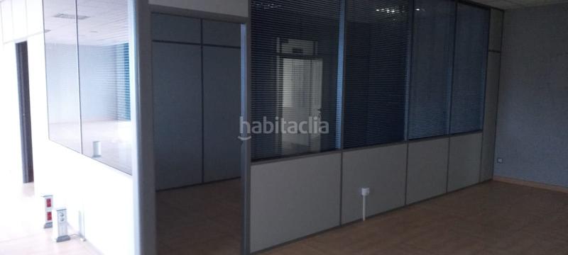 Foto 7af99091-8139-4df7-b541-8f71bb0d81a0. Miete büro mit parking in Someso - Matogrande Coruña (A)