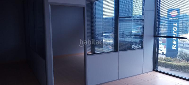 Foto 95bf0454-27d3-4adf-8668-be3d52eab8db. Miete büro mit parking in Someso - Matogrande Coruña (A)