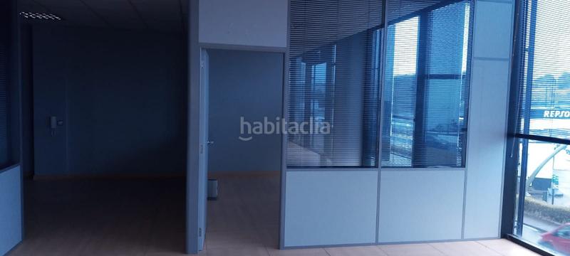 Foto 1f689535-e4ce-48f5-b725-d8686a620fce. Affitto ufficio con parcheggio in Someso - Matogrande Coruña (A)