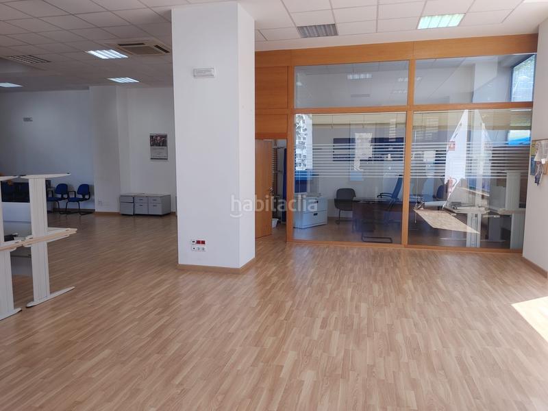 Foto 051c31c0-fa8d-4aaf-ba24-e277a7cd10d0. Local comercial en Paseo de los Puentes - Santa Margarita Coruña (A)