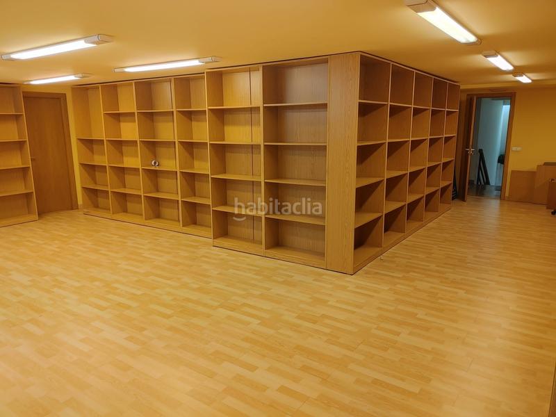 Foto 1737d57a-164b-4f10-9ee0-9ffe50566706. Local comercial en Paseo de los Puentes - Santa Margarita Coruña (A)