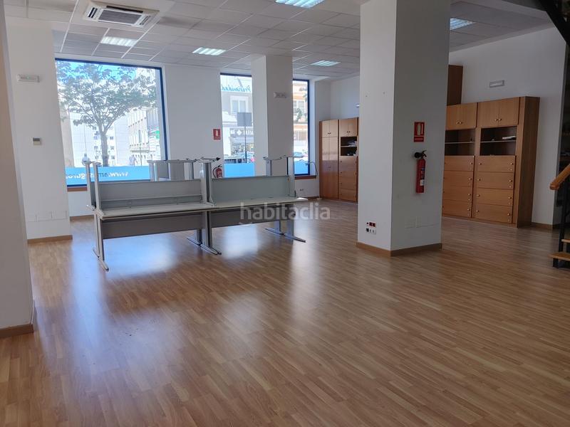 Foto 1f4e6b1d-d65a-4668-89dd-0bedfb9acec2. Local comercial en Paseo de los Puentes - Santa Margarita Coruña (A)