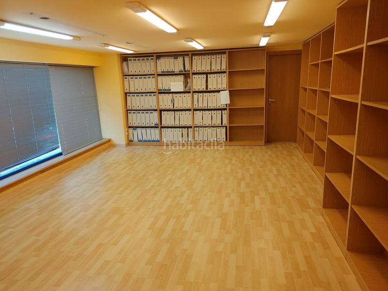 Foto 37dc1d50-1e29-4388-9356-5cf199b0baeb. Local comercial en Paseo de los Puentes - Santa Margarita Coruña (A)