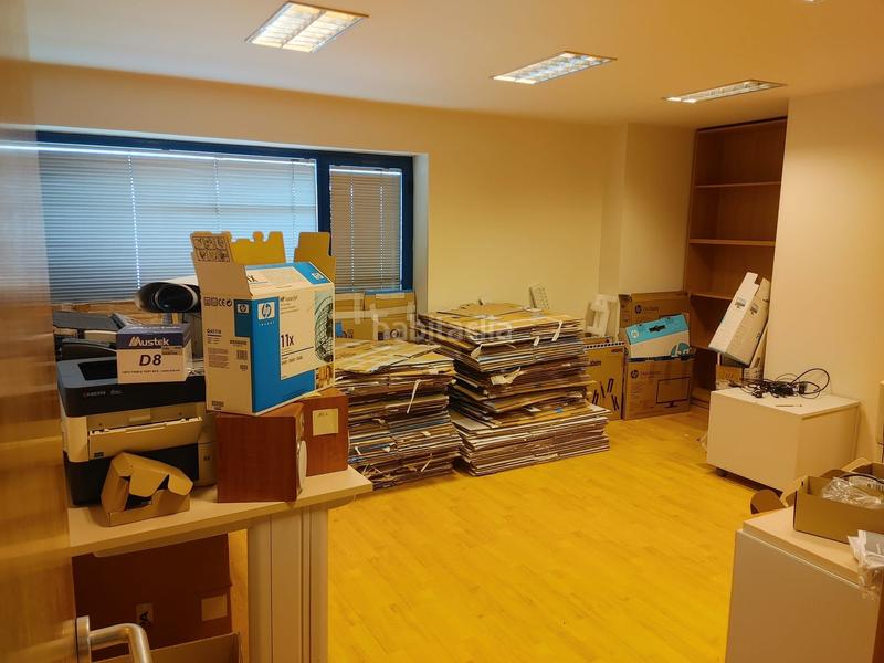 Foto 52b2c55f-494d-4760-894c-614a1ad28efe. Local comercial en Paseo de los Puentes - Santa Margarita Coruña (A)