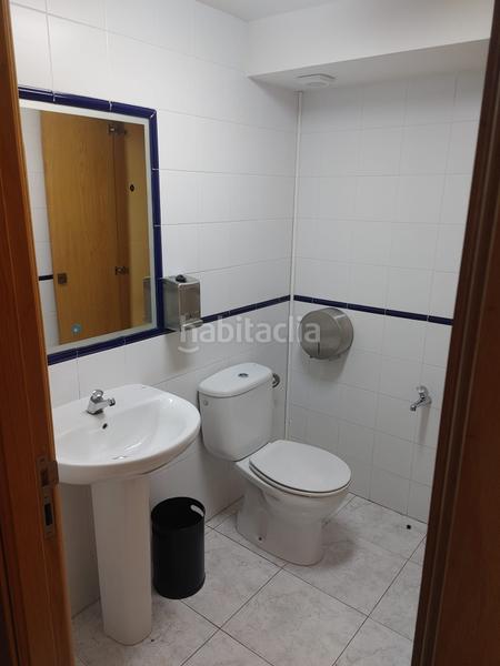 Foto 54670b4a-d9c3-4014-adfc-d77e83c2a0e7. Local comercial en Paseo de los Puentes - Santa Margarita Coruña (A)