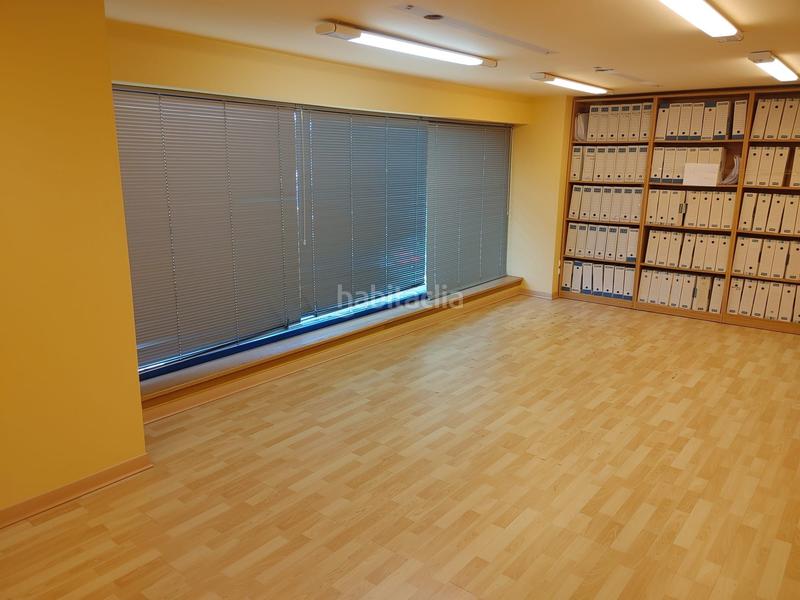 Foto 5f7ef5bb-5b0b-4e81-8a47-dde63b207436. Local comercial en Paseo de los Puentes - Santa Margarita Coruña (A)