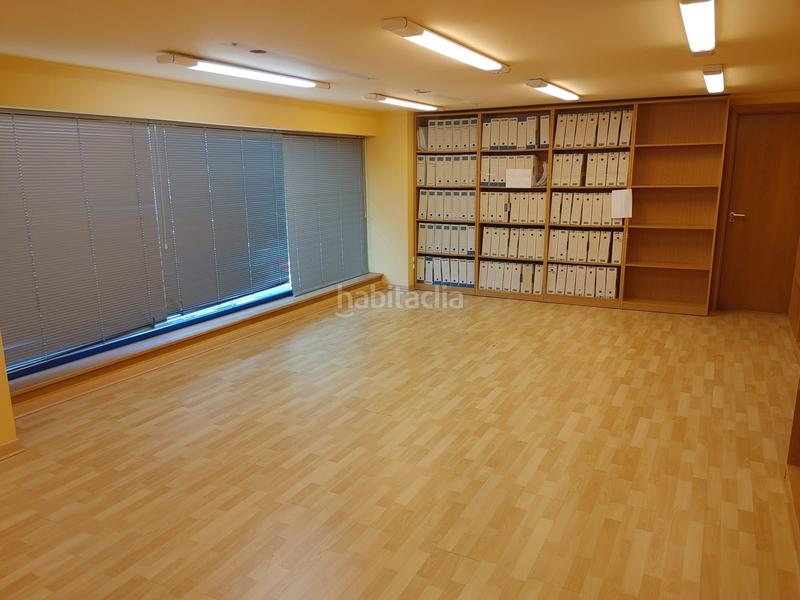 Foto 6b5bce90-8684-4a5d-8d49-9fa68bdc4745. Local comercial en Paseo de los Puentes - Santa Margarita Coruña (A)