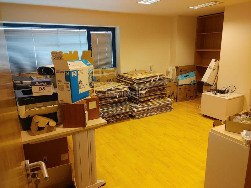 Foto b1cbc396-205c-4347-948d-3638f3e24428. Local comercial en Paseo de los Puentes - Santa Margarita Coruña (A)