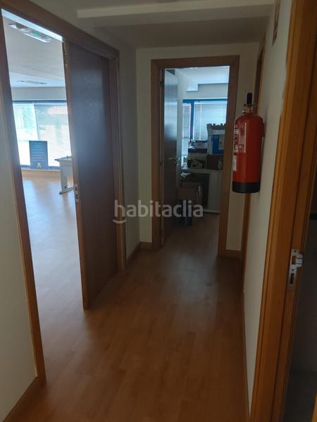 Foto c4945979-9ba3-4795-b14e-6f6623b48447. Local comercial en Paseo de los Puentes - Santa Margarita Coruña (A)