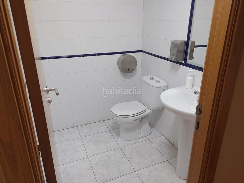 Foto c7d25ec9-b915-44bb-b693-8e730c195faf. Local comercial en Paseo de los Puentes - Santa Margarita Coruña (A)