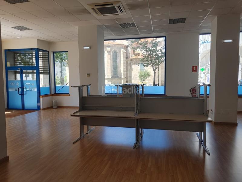 Foto cea0751c-8a65-4955-b6c8-a7707789f55a. Local comercial en Paseo de los Puentes - Santa Margarita Coruña (A)