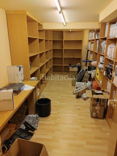 Foto d1b57d7b-68de-4f58-86a9-1c92fa576cc0. Local comercial en Paseo de los Puentes - Santa Margarita Coruña (A)