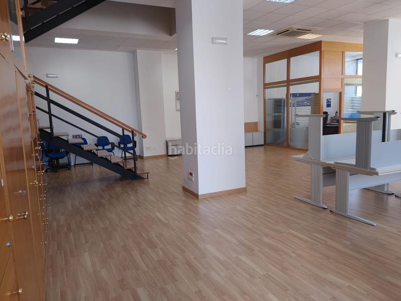 Foto ff9c4222-e043-4fdf-ad97-e2f0a0a72da0. Local comercial en Paseo de los Puentes - Santa Margarita Coruña (A)