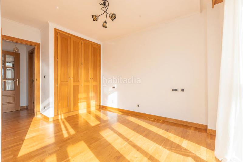 Foto 0e88609c-6cf1-4a0c-ad85-abf457f3973a. Duplex avec chauffage parking dans Riazor - Visma Coruña (A)