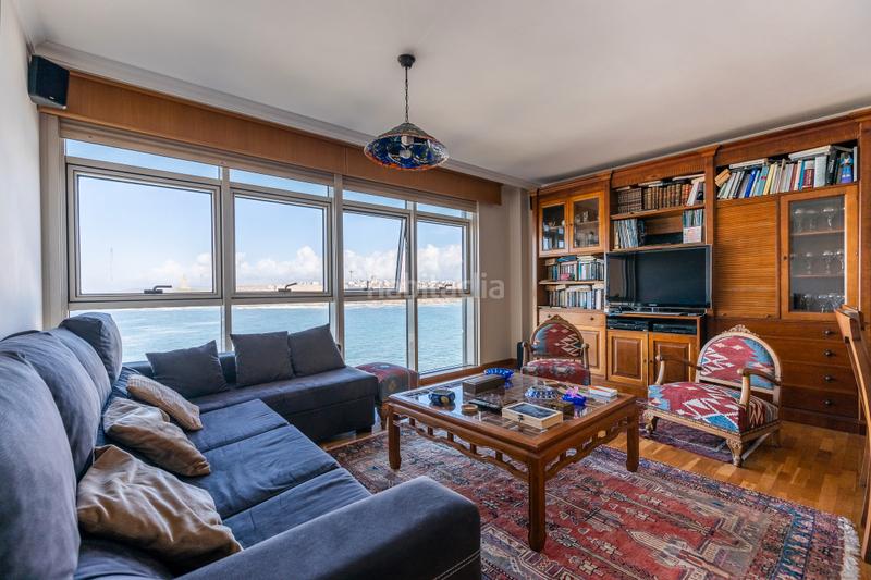 Foto 5cdf9a0f-5023-4932-acd6-f8339b954c4e. Zweistöckige wohnung mit heizung parking in Riazor - Visma Coruña (A)