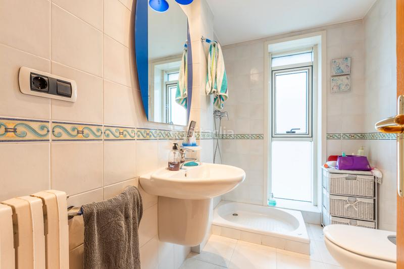 Foto a2d89f7b-4a05-4abc-90cb-bf5265f0cb36. Zweistöckige wohnung mit heizung parking in Riazor - Visma Coruña (A)